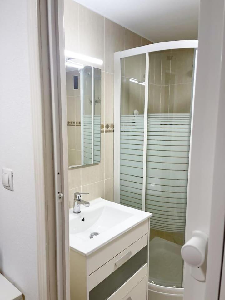 Apartamento Centrico Plazamar 4 Piscina Torre Del Mar Luaran gambar
